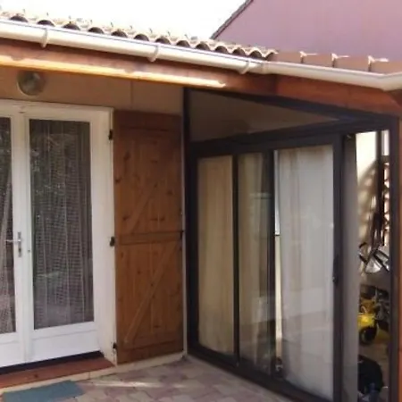 Villa Charmante T2 Avec Terrasse, Clim En Option, Parking Privé, Proche Et Commerces - Fr-1-81-279 *