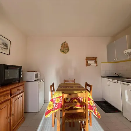 Charmante T2 Avec Terrasse, Clim En Option, Parking Privé, Proche Et Commerces - Fr-1-81-279 Villa *